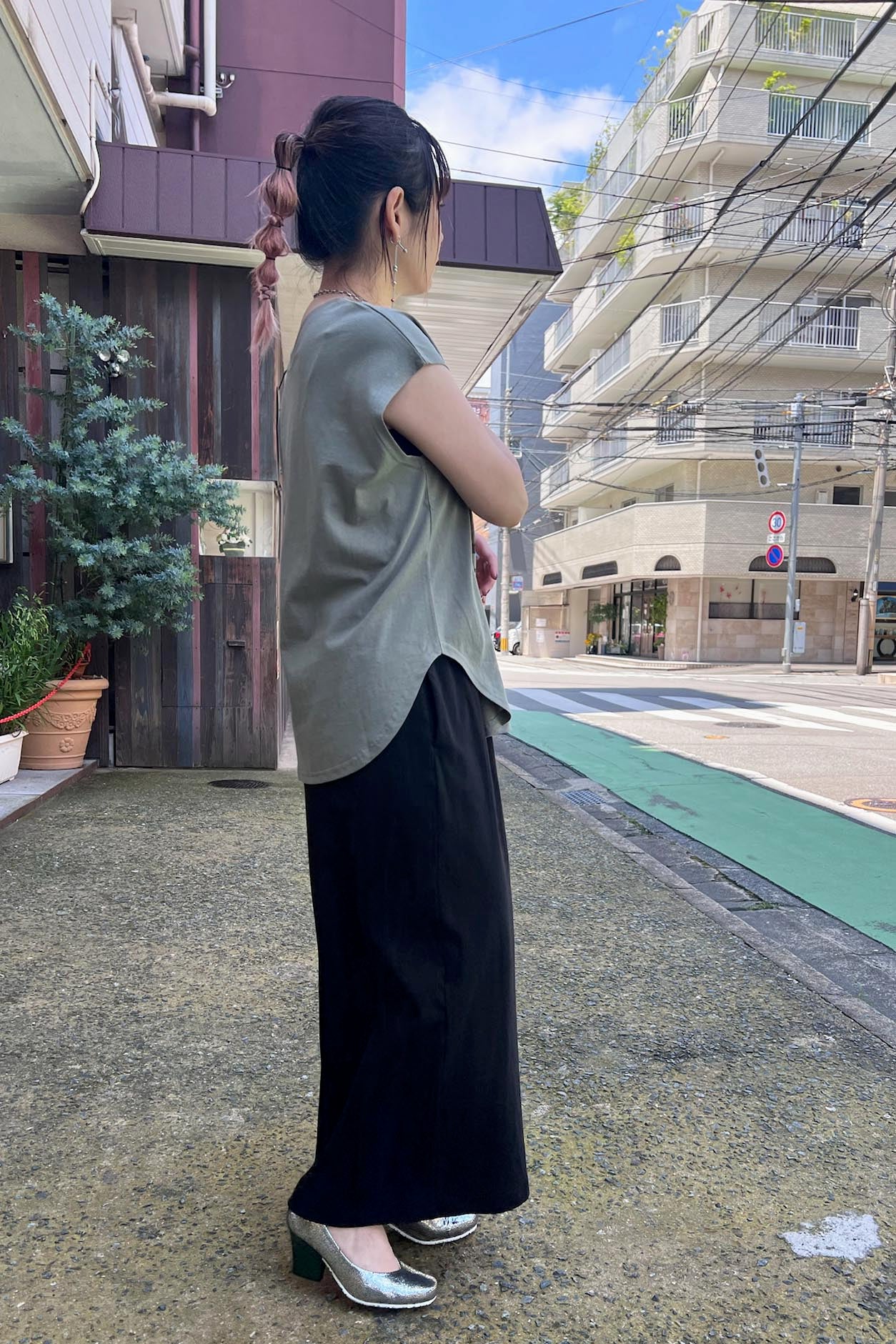 CHIGNON (シニヨン)カットカーゴスカート ブラック